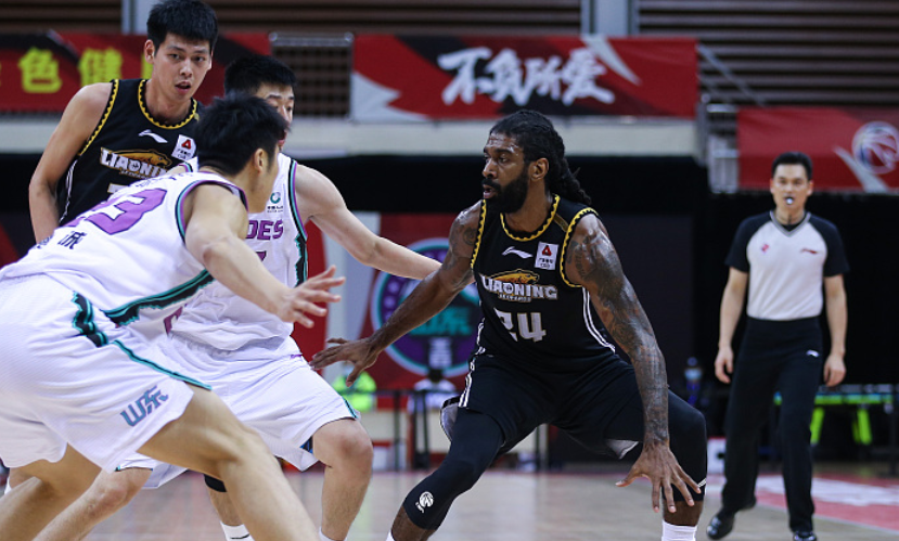 非洲新秀赢得不败战绩横扫全场终获胜 非洲新秀赢得不败战绩横扫全场终获胜