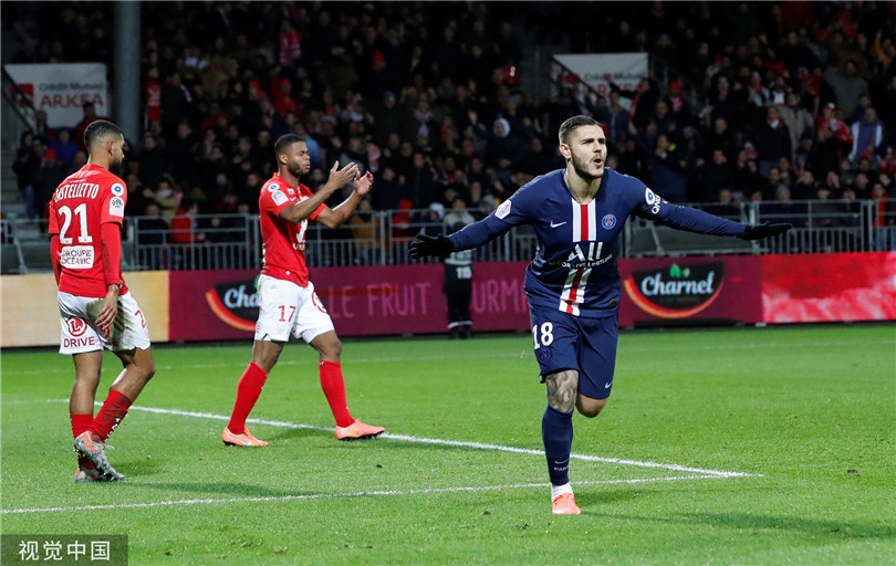 包含里尔主场击败布雷斯特，领跑积分榜的词条