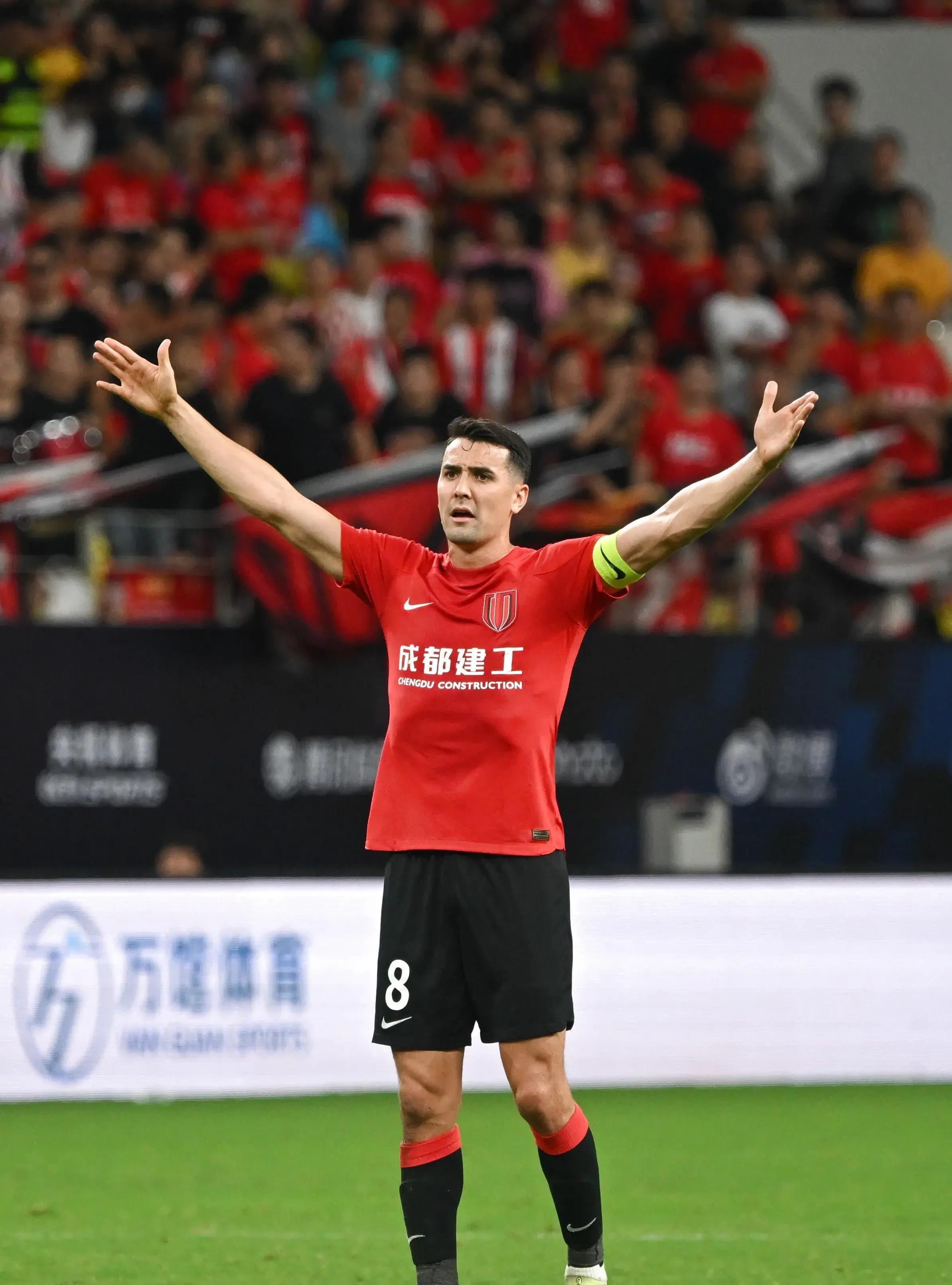 关于狼堡门将表现出色，球队稳居积分榜前列的信息