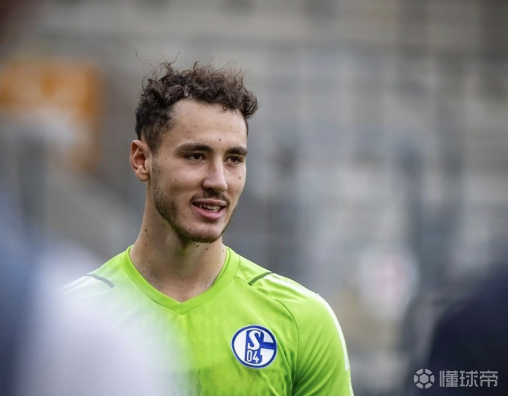 沙尔克主场大胜不来梅,豪取三分 沙尔克主场大胜不来梅,豪取三分