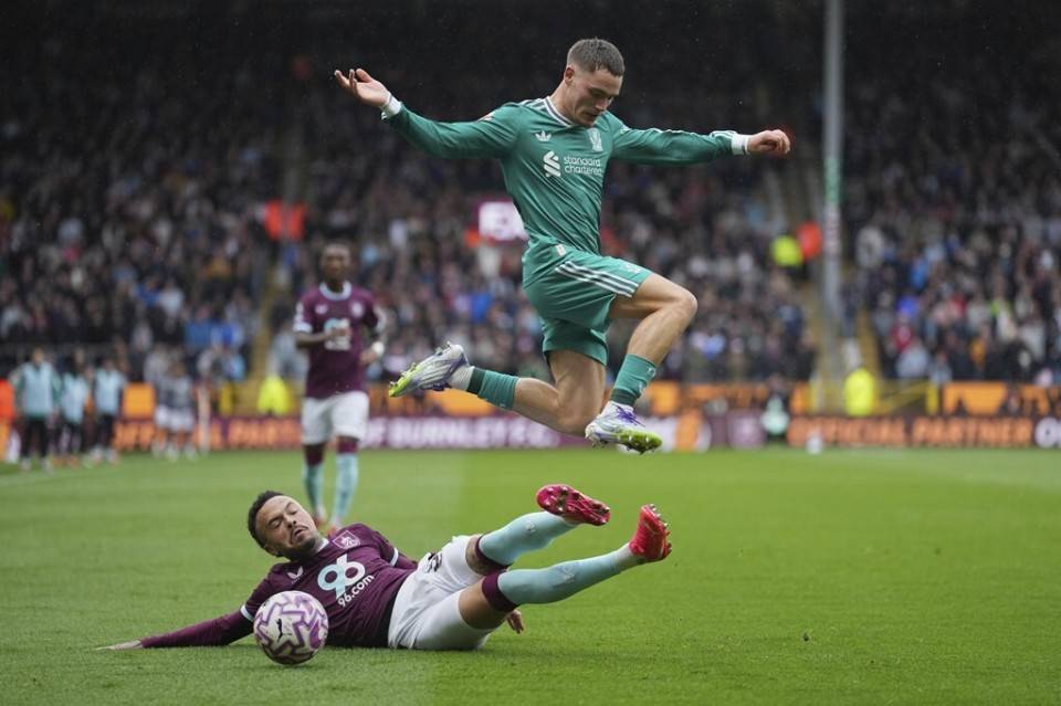 关于利物浦主场大胜伯恩利,取得八连胜的信息 关于利物浦主场大胜伯恩利,取得八连胜的信息